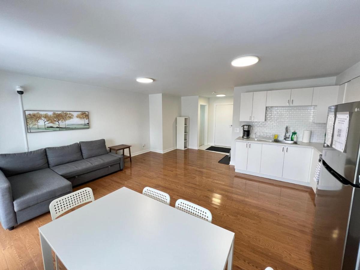 Letitia Heights !B Spacious And Quiet Private Bedroom With Shared Bathroom Barrie Exterior photo